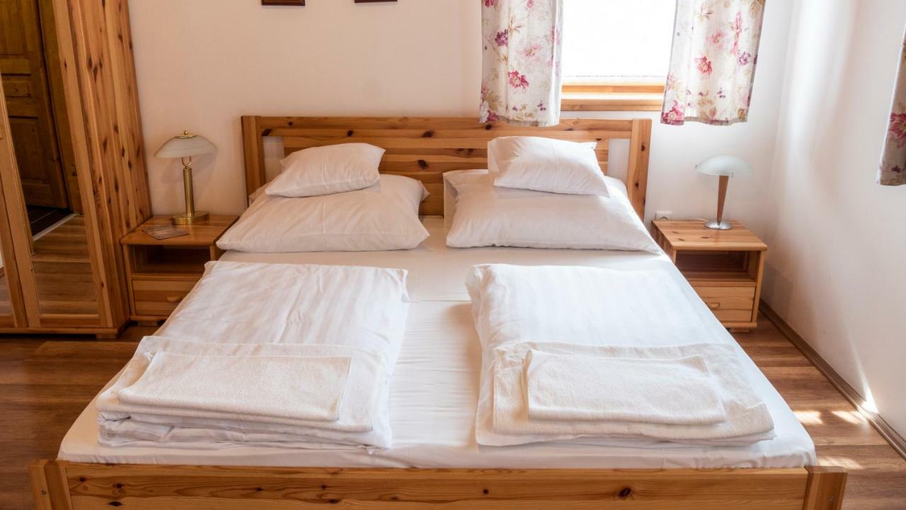 Ebner Pince - Panzio Bed and Breakfast Turbékpuszta Eksteriør billede